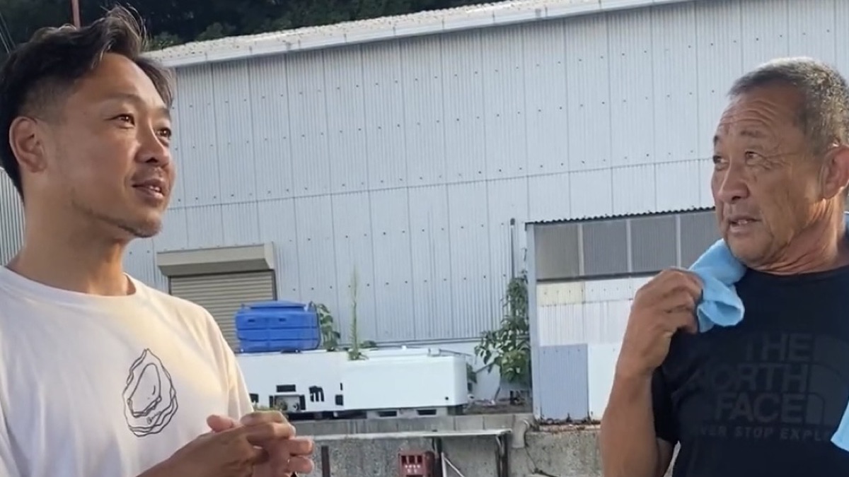 店主の中川悟と、兵庫県・室津の牡蠣名人 吉田さん